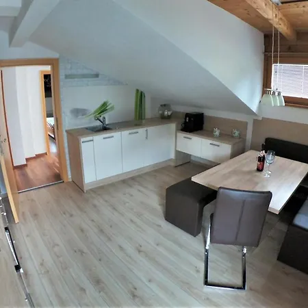 Lentsch Lejlighed Jerzens